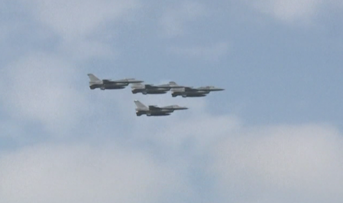 China launches dozens of bombers / Taiwan on alert: The shadow of war returns