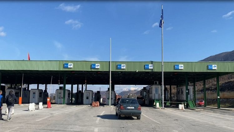 Returns to the border continue / Kosovo does not allow the entry of persons without a test and without three vaccines