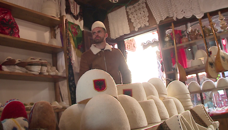 The young blacksmith, 27-year-old who continues the tradition of working in Kruja