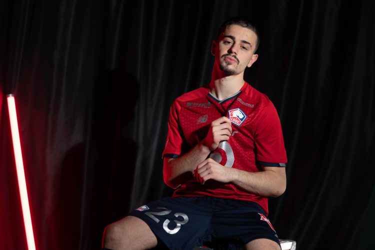 Official, Edon Zhegrova is introduced to the champions of France
