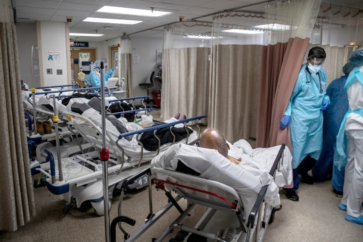 The US achieves a new record of COVID-19 hospitalizations
