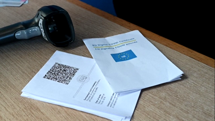 England will lift the green pass / The decision is expected to be made on 26 January