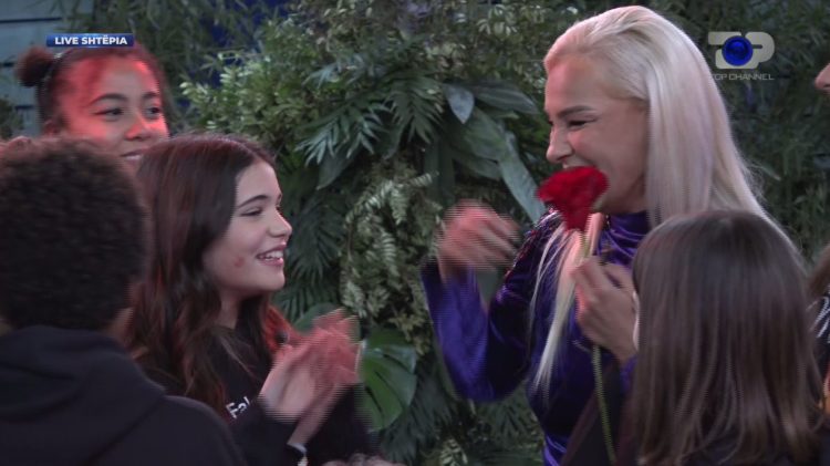 The house of “Big Brother VIP” is full of children, beautiful emotions for Monica