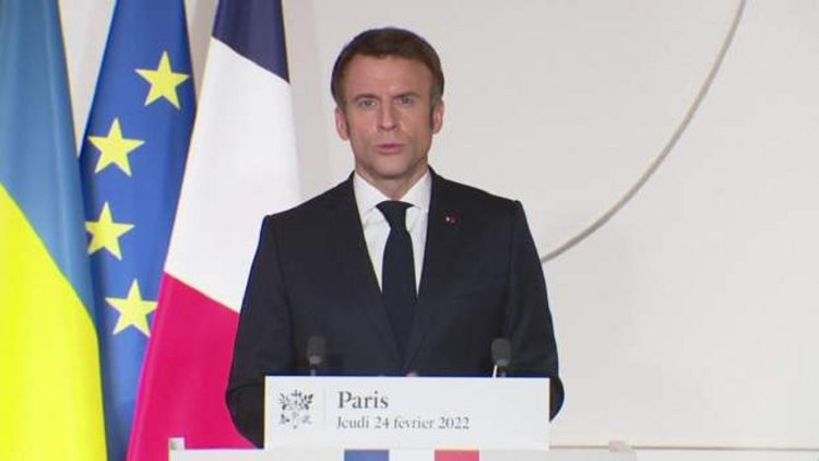 War in Ukraine / French President warns of tough sanctions on Russia