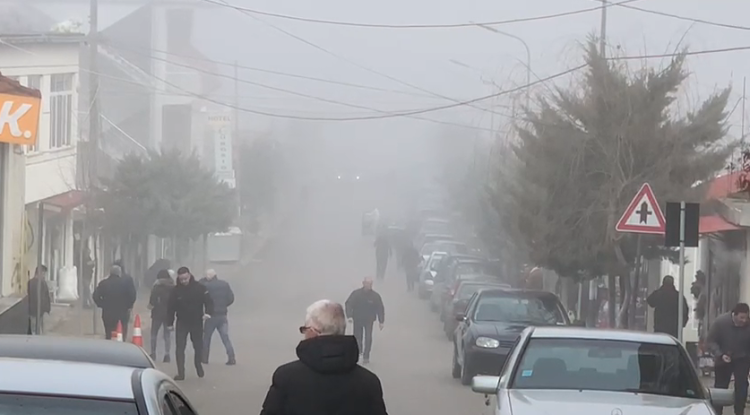 An unusual morning, the dense fog ‘invades’ Bulqiza