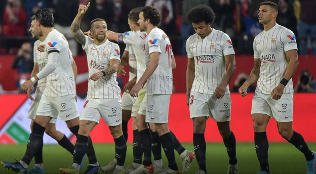Sevilla returns after three games to win, pressure Real