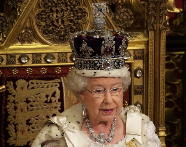 Luxurious and with a glare that blinds the eyes / This is the 2800 diamond crown that Camilla gets after the coronation