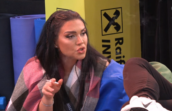 Angel tells the story of working with Donald once again: I thought they had no money…