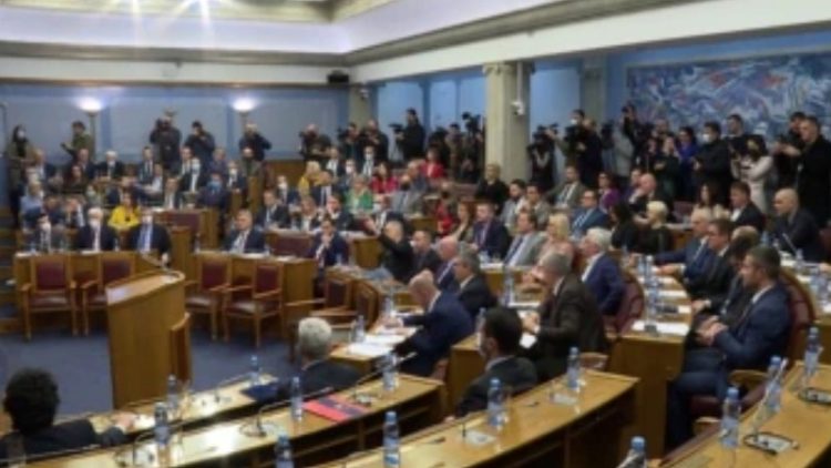 The government of Montenegro falls!
