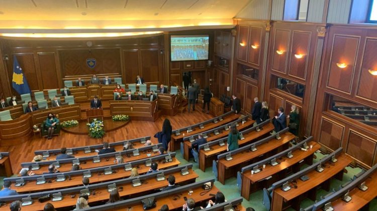 Kurti praises the government in the solemn session, the opposition leaves the Assembly
