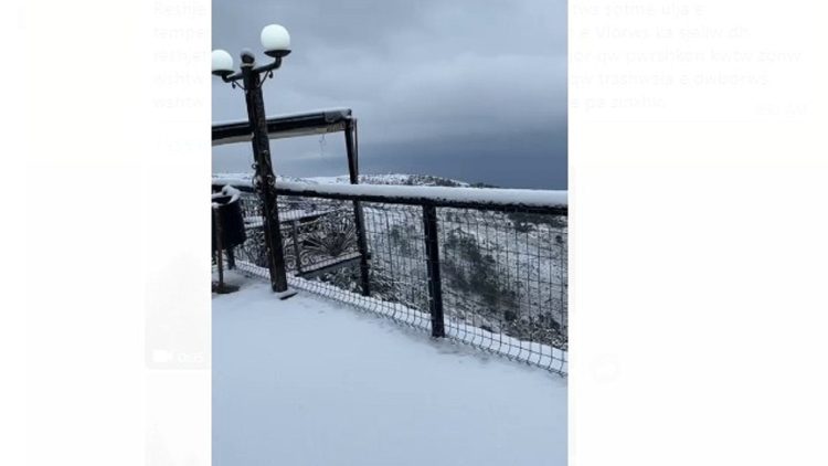 Snowfall in Llogora.  Roads are passable and without chains