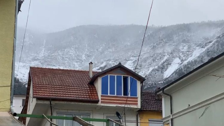 Bulqiza / Snowfall resumes