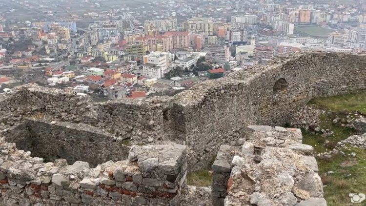 The walls of the castle of Lezha are damaged, the perpetrators are 4 minors