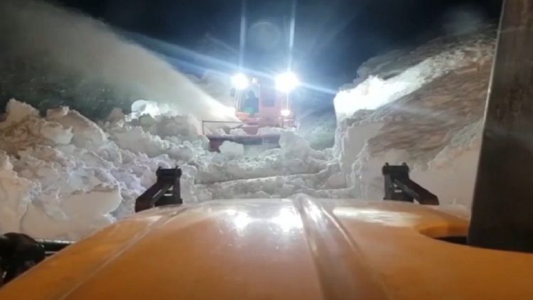 Video / Avalanches continue to fall in Bogë-Theth
