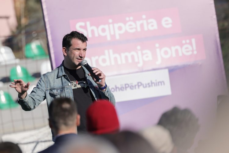 Veliaj from Rrogozhina: “The vote for SP is a vote for work, not for violence; Grida and Jorida could not do a job in Tirana, how will they do here? ”