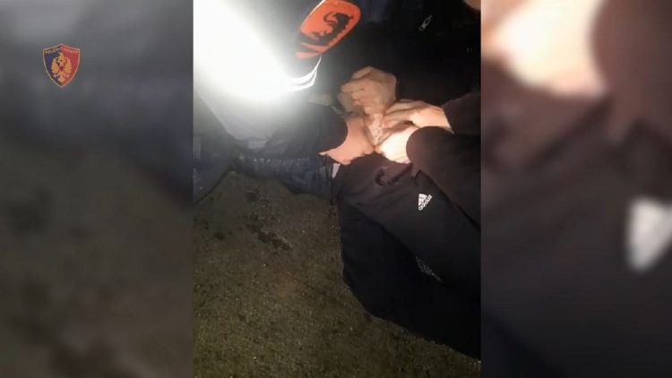 60 cannabis doses were seized ready for distribution, 2 people were arrested in Gjirokastra