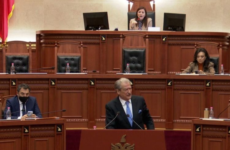 Felaj interrupts Berisha’s speech in the Assembly: I am trying to listen to you, but you can not continue