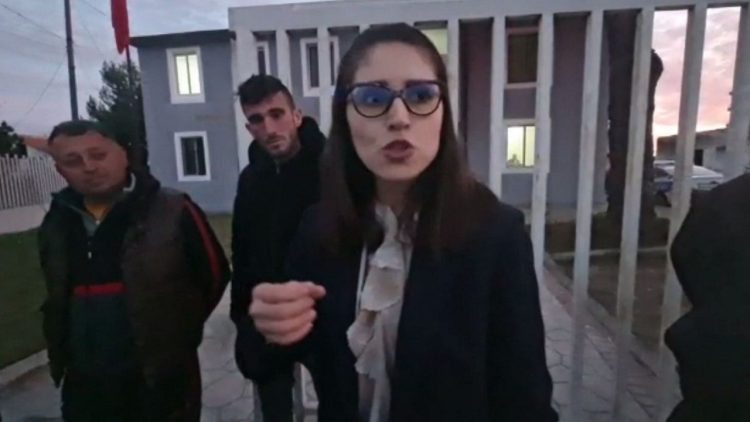 50 motorcycles are blocked, 30 people are escorted to the Divjaka police station: The police followed us to the apartment