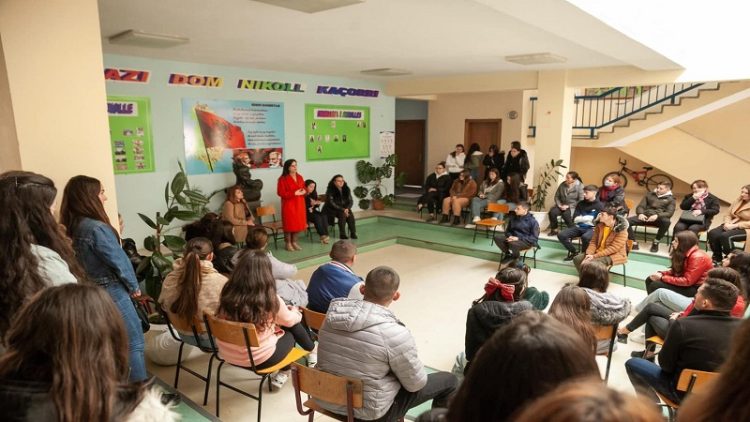 Sako meets students, teachers and parents of the gymnasium “Dom Nikoll Kacorri”