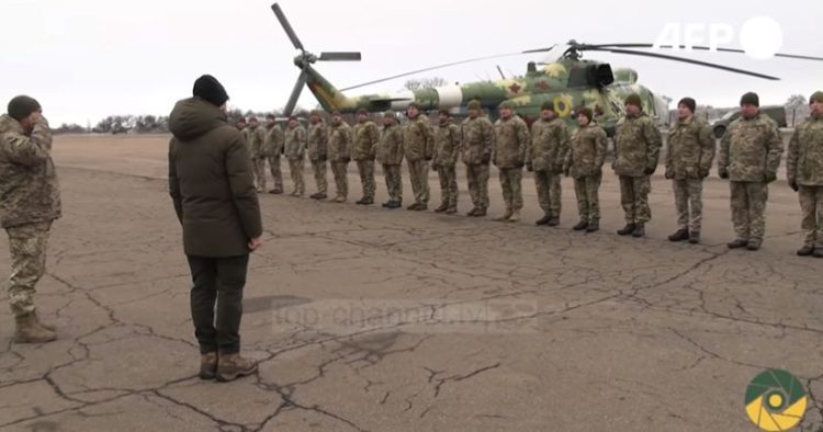 RT: “Escape now”, evacuation of civilians from the eastern Ukrainian region is ordered!