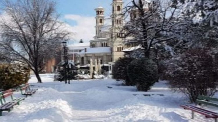 Bad weather in Korça / High voltage poles collapse on the national axis Korça-Bilisht, dozens of villages without energy