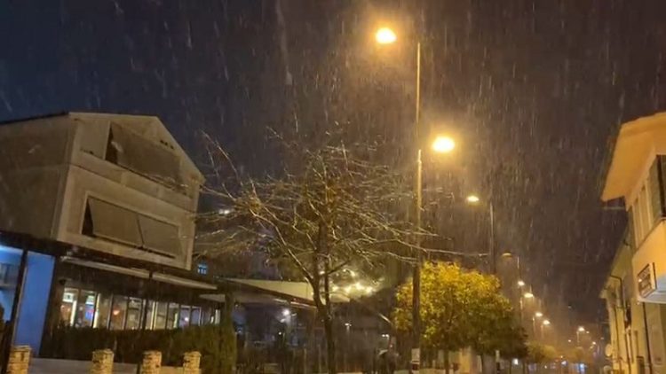 Snowfall resumes in Bulqiza, the country is covered by whiteness