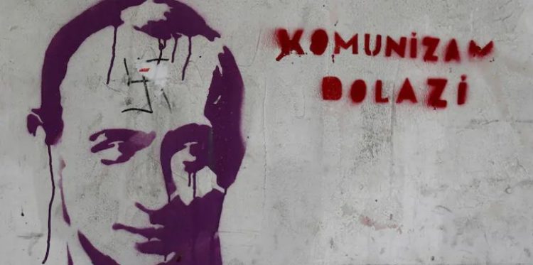What relationship does Putin have with the Soviet era?