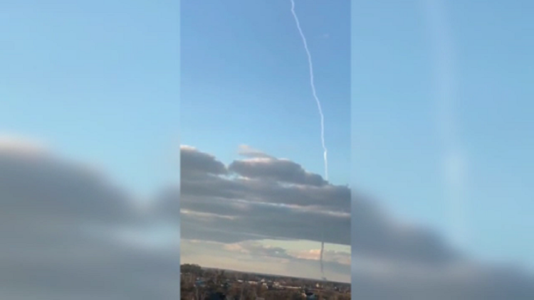 Footage of the Iskander missile hitting Ukraine, allegedly fired from Belarus