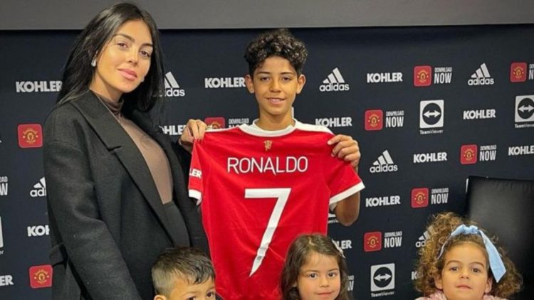 Cristriano Jr introduced in “Red Devils”, gets the legendary number of his father
