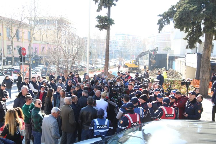 Rama: No one is left homeless / The Prime Minister meets the protesters of the neighborhood “5 May”
