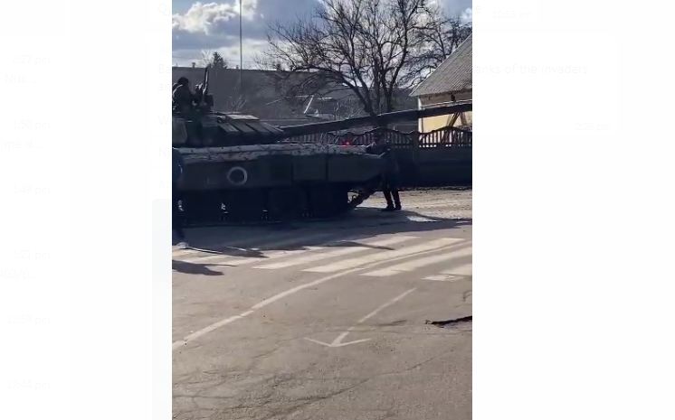 VideoLajm / Russian tanks enter Kiev, but the Ukrainians get ahead of them