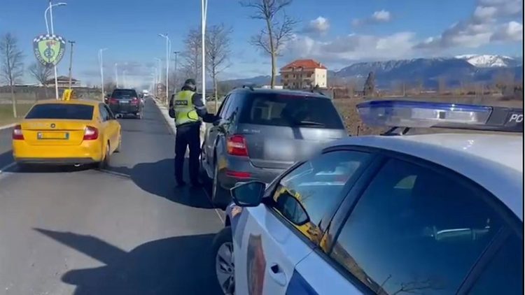 Police with iron hand, eight luxury cars with foreign license plates are blocked