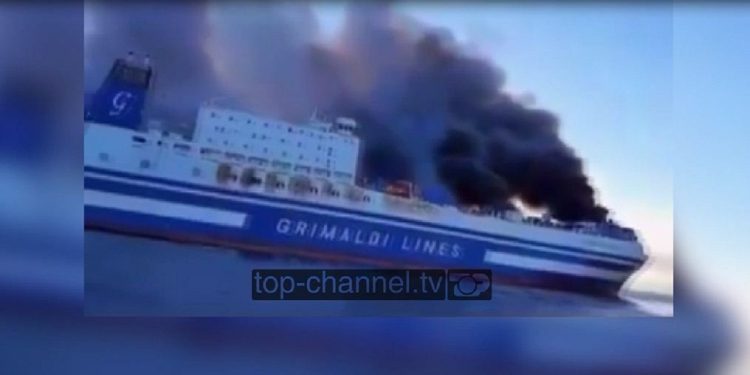 The “fight” with the fire continues, look what the ferry that was engulfed by the flames in the middle of the sea looks like