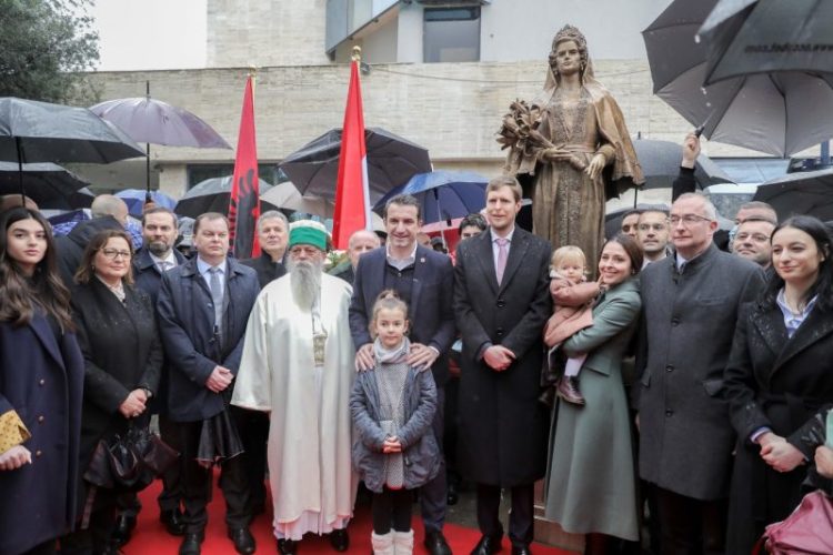 The statue of “Queen Geraldine” is inaugurated on “Zogu I” Boulevard; Veliaj: “The relationship between Albania and Hungary is special; “Bridges between people are unbreakable.”