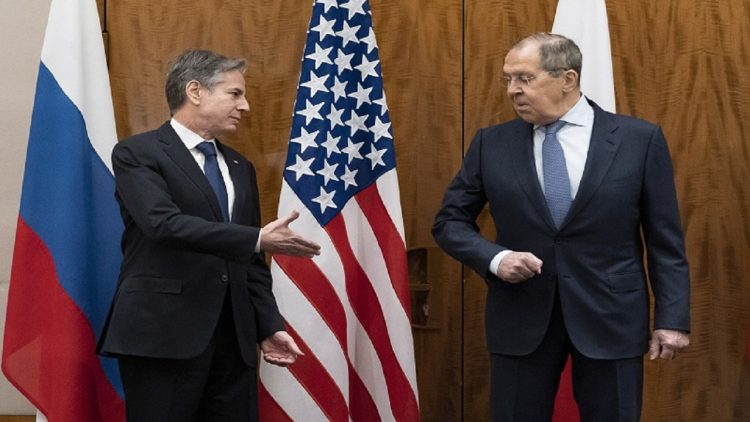 “US worried about possible invasion of Ukraine” / Blinken talks on the phone with Lavrov