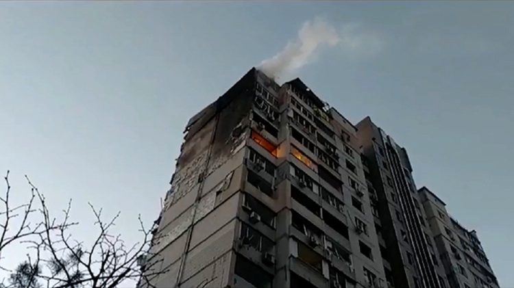 Russian missiles hit the palace in Kiev, one dead and 3 wounded