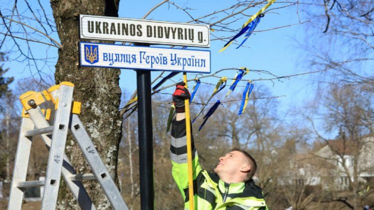 Lithuania names the road to the Russian embassy “The Road of Ukrainian Heroes”