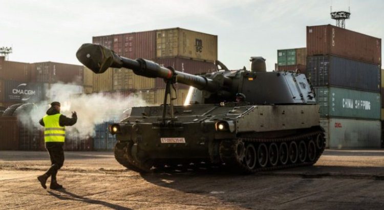 Ukrainians retake some areas, the Russians go crazy. Citizens disperse with weapons