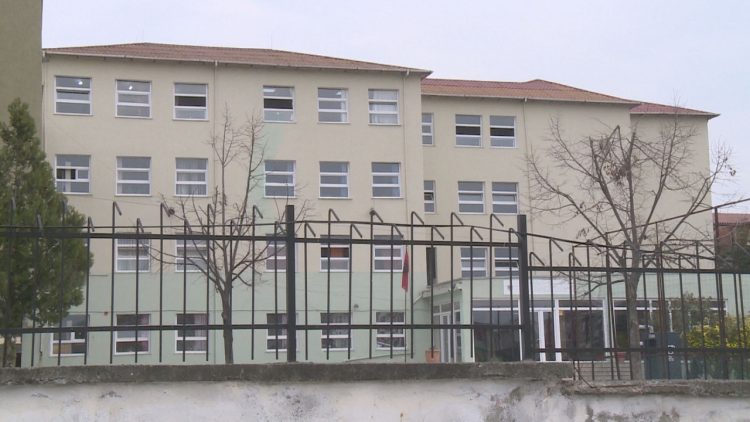 Fiks Fare scandal / School principal ‘slaps’ students with slaps!  ZVA: Unacceptable behavior!