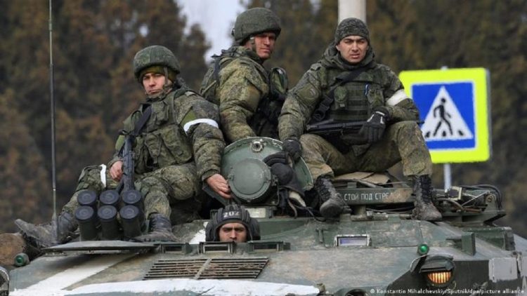 Does the recruitment of soldiers from the Middle East indicate a lack of trust in Russian forces?