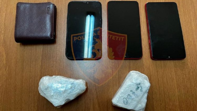 3 people were arrested, selling cocaine for 50 euros a dose in Kamza
