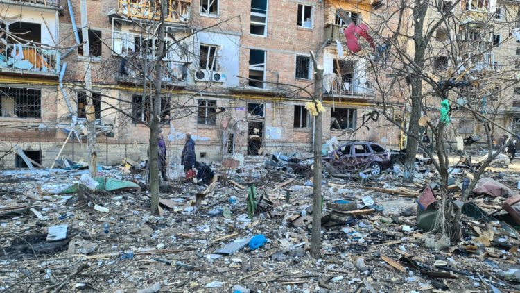 A neighborhood in Kiev is bombed, 1 dead and 5 injured