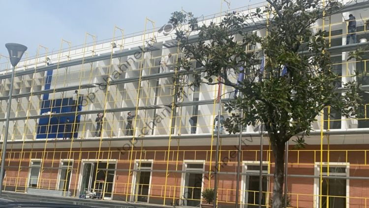 PHOTO / Work begins on the blue headquarters building, what changes are expected to be made after the removal of the armored doors