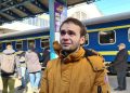 Dad follows his daughters through tears! Touching moments from the Kiev subway, journey to the ignorant
