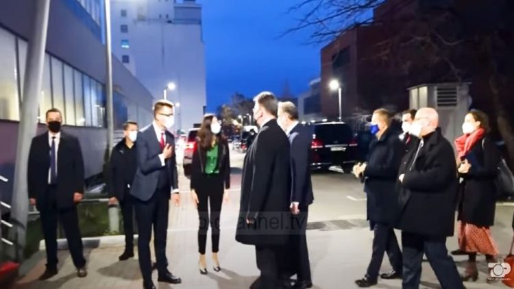 US and EU “burn” Serbia Association: We do not impose models on Kosovo!