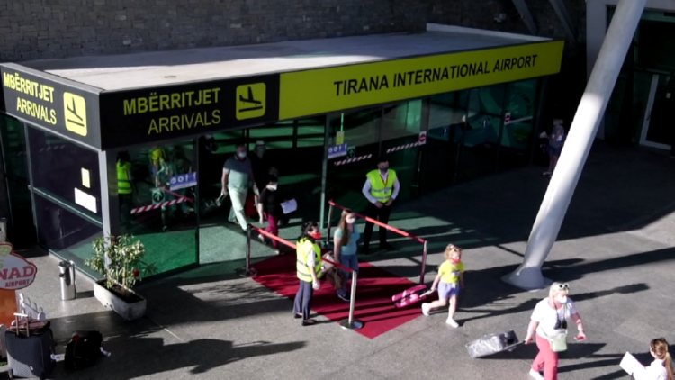 800 million euros more from tourism / Foreigners brought 1.9 billion euros, Albanians spent less abroad
