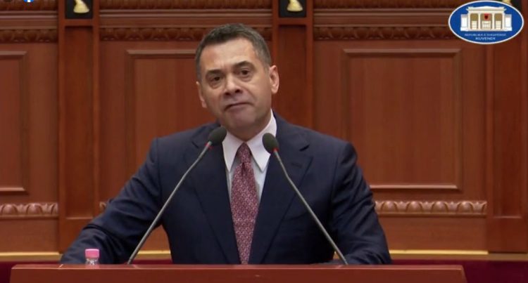 “Walk on foot, not by car” / Ahmetaj: You returned badly to the minister, but oil consumption is halving