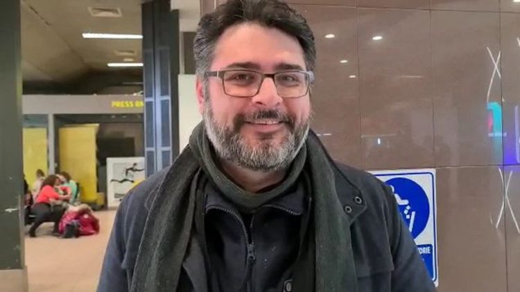 Greek consul returns to Athens after 10 days stranded in OSCE offices: It is a great humanitarian crisis