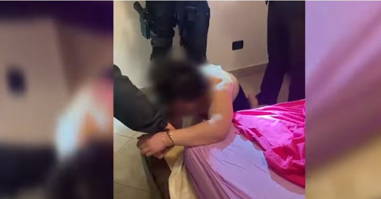 After Duman’s arrest, his 20-year-old girlfriend also falls into handcuffs, for which he is accused