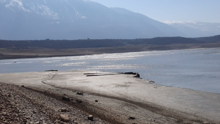 Fierza Lake is ‘drying up’ / Lowest level due to lack of rainfall